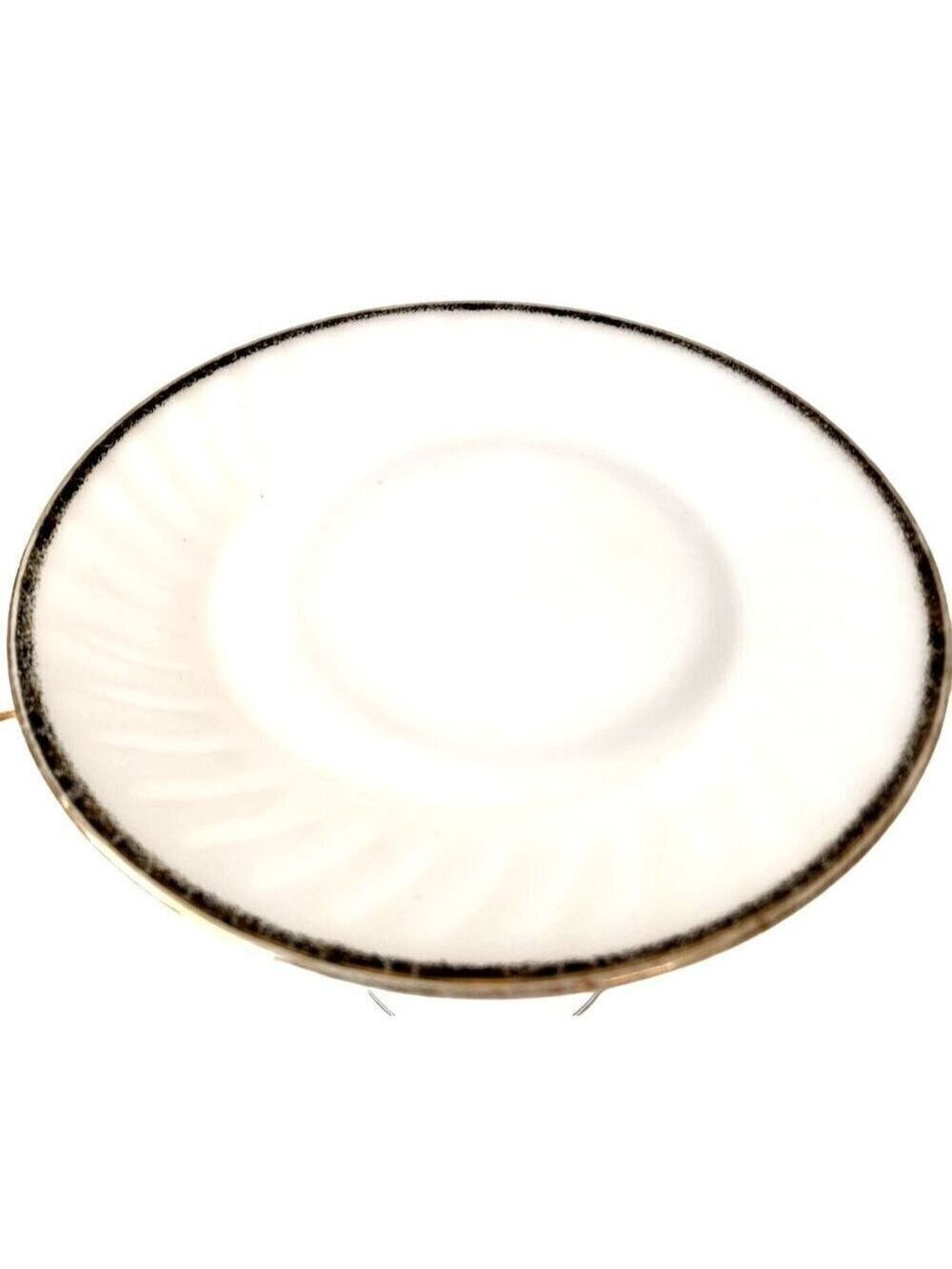 Vintage Set of 2 White Milk Glass Bread Salad Plates 9" Anchor Hocking Fire-King